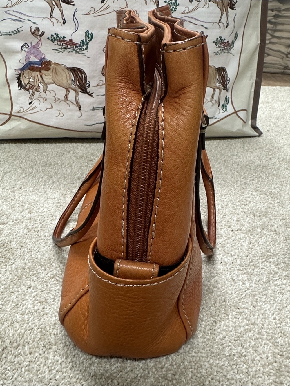 Vintage tan, pebble, leather, fossil shoulder bag dual shoulder straps - Picture 11 of 16